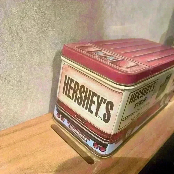 Vintage Hershey syrup tin - Picture 3 of 7